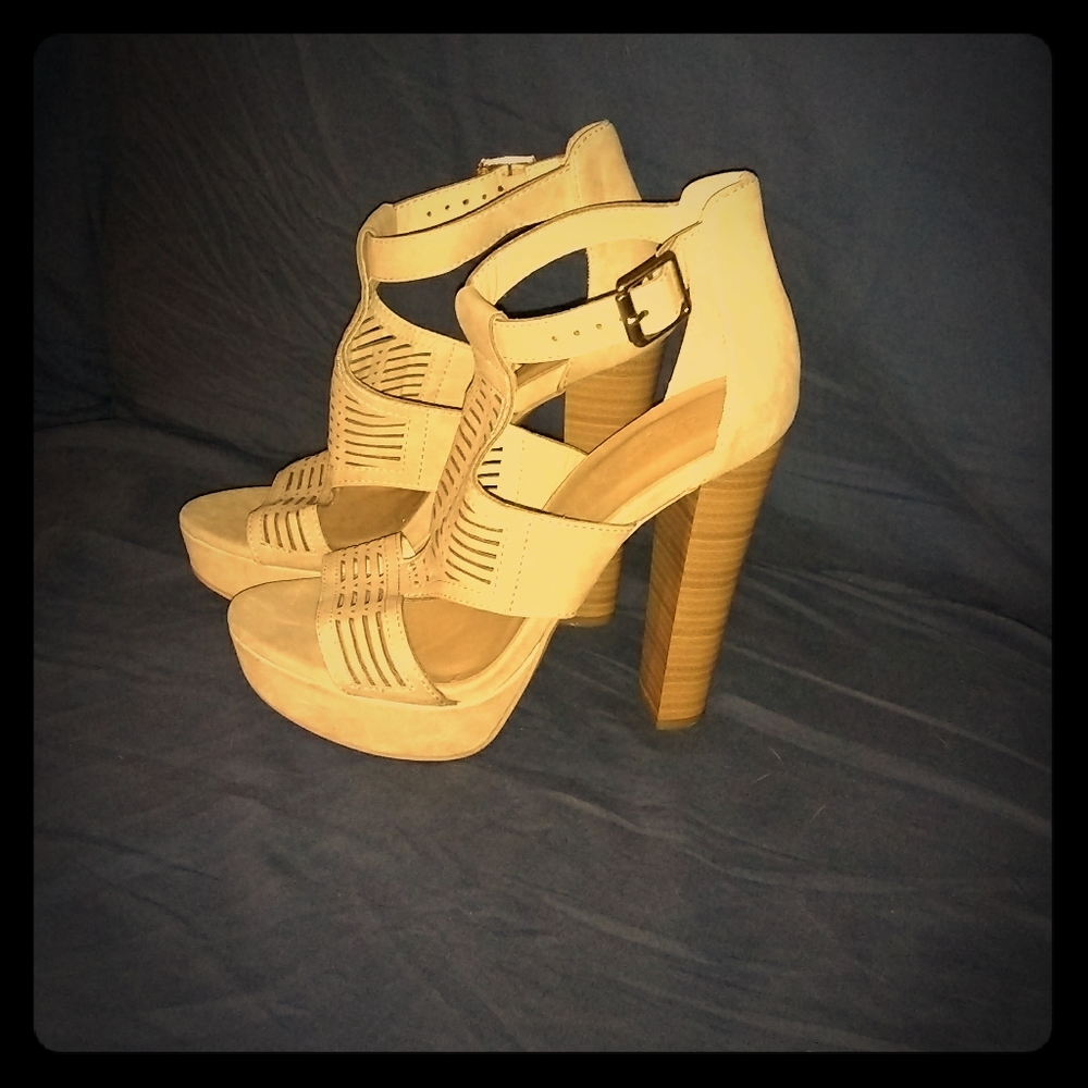 Charlotte Russe Shoes | Color Nude Size 6 |